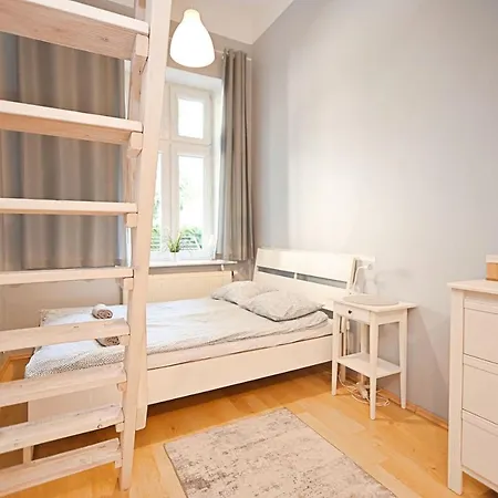 Bezowo-niebieski 3city W Sopocie Z Parkingiem By Renters Sopot